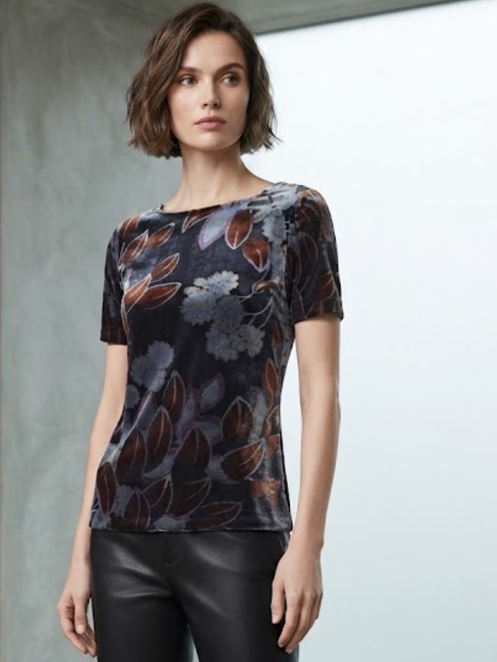 NWOT Ann Taylor Velvet floral Top